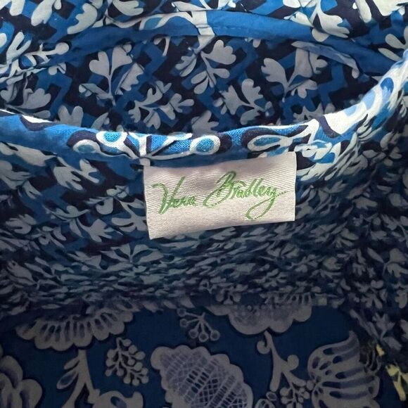VERA BRADLEY Blue Lagoon X-Large Tote - Picture 11 of 12